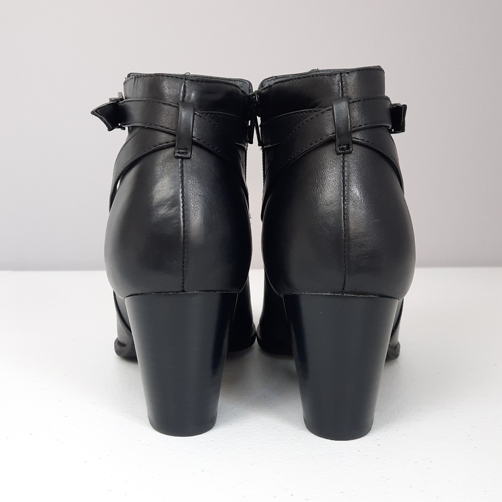 Vionic Wide Width Upton Black Leather Heeled Ankl… - image 2